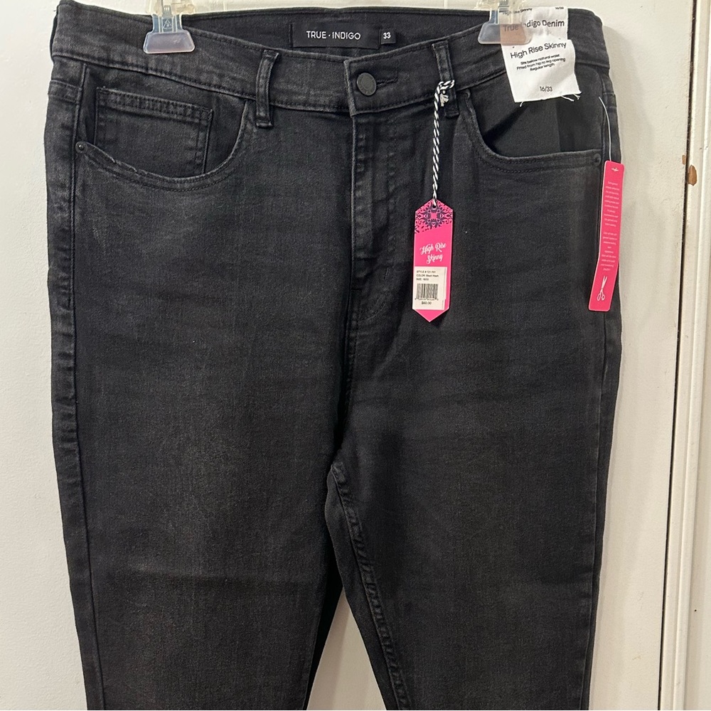 NWT True Indigo Deep Black Skinny Jeans. Size 16